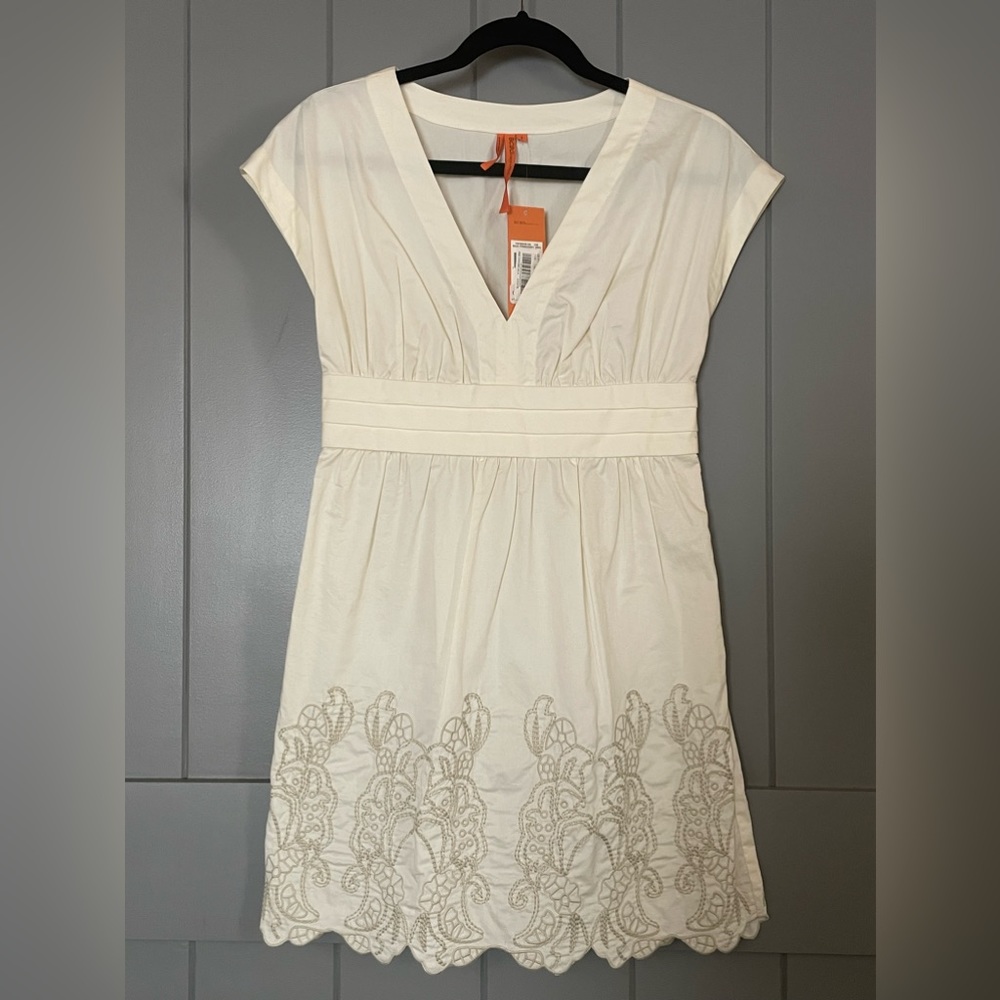 BCBG Ivory dress with embroidery-Size 4 NWT